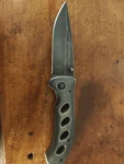 Oasis Smith & Wesson Pocket Knife SW423BS S/s Combination Edge Blade W/belt Clip. Fixed Price $15.99.